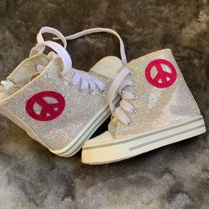 Little girls glitter hi-top shoes